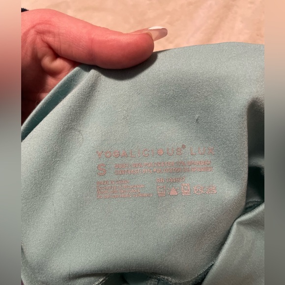 Teal Yogalicious active shorts! - Picture 3 of 4